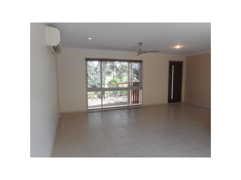 33 South Molle Boulevard, Cannonvale QLD 4802