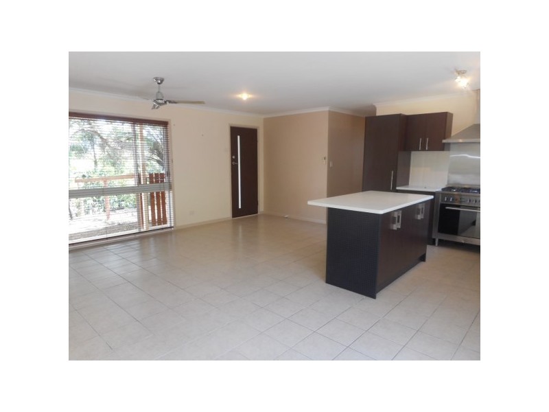 33 South Molle Boulevard, Cannonvale QLD 4802