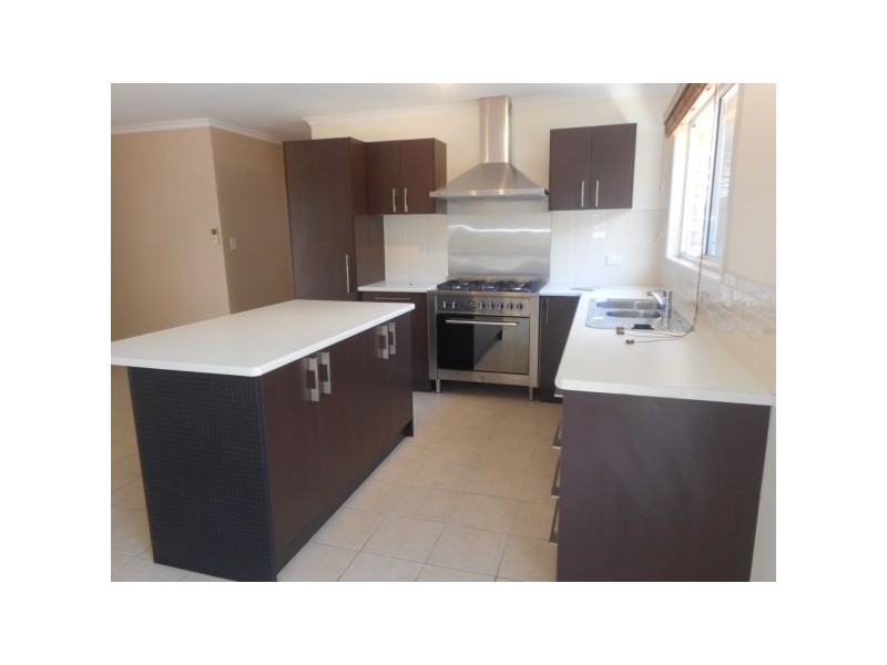 33 South Molle Boulevard, Cannonvale QLD 4802