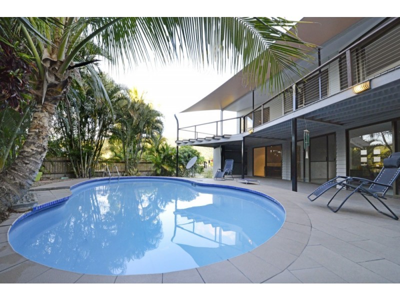 17 Stewart Drive, Cannonvale QLD 4802