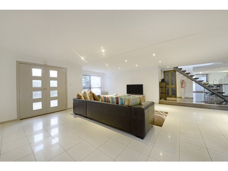 17 Stewart Drive, Cannonvale QLD 4802