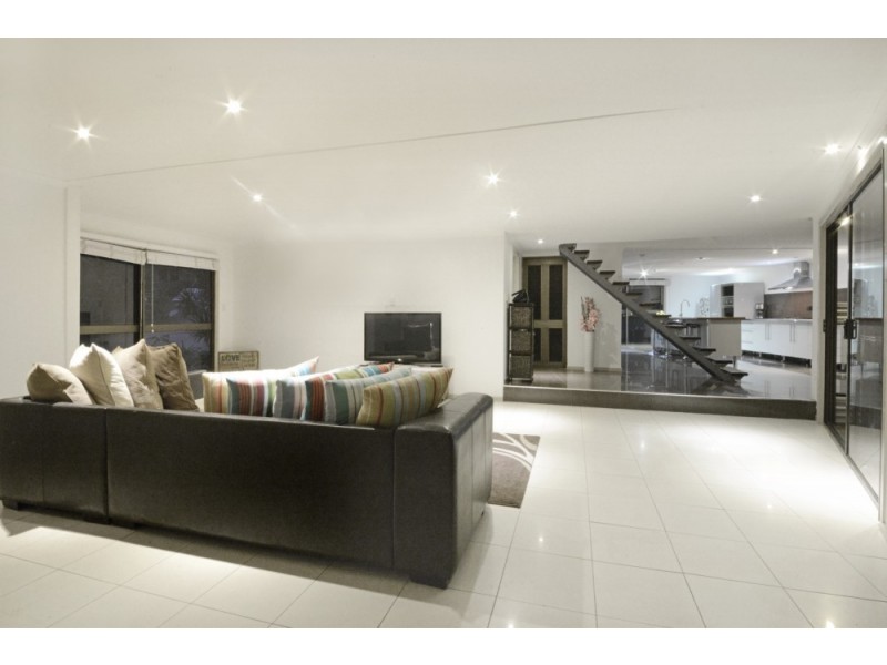 17 Stewart Drive, Cannonvale QLD 4802