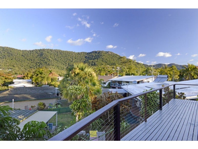 17 Stewart Drive, Cannonvale QLD 4802