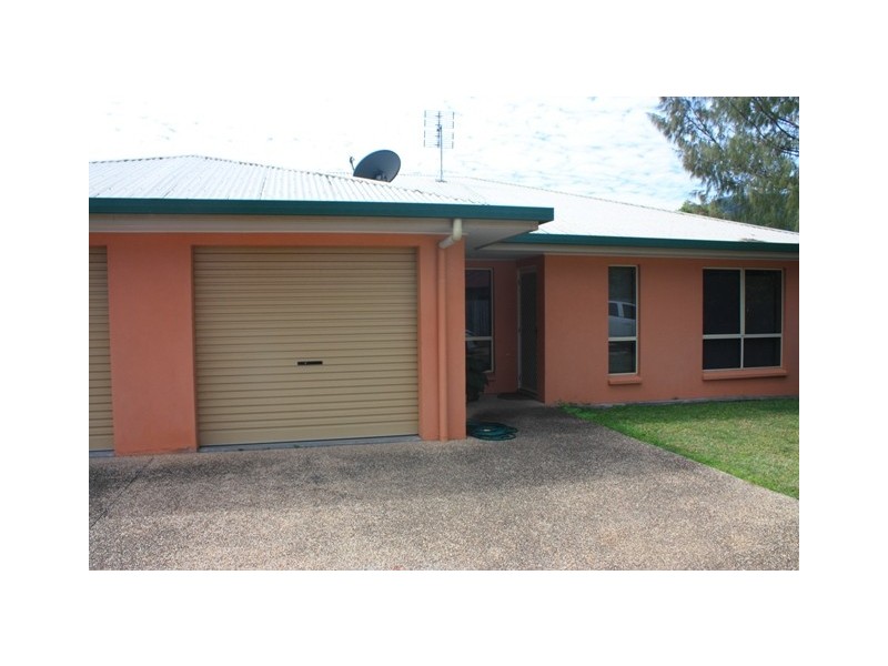 2/24 Banksia Court, Cannonvale QLD 4802