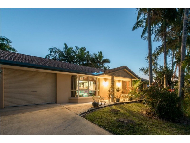 16 Jones Road, Cannonvale QLD 4802