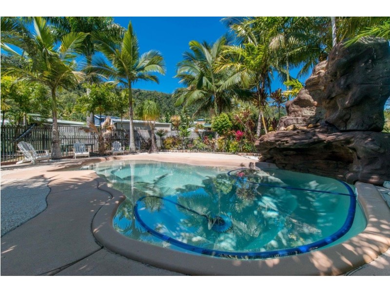 16 Jones Road, Cannonvale QLD 4802