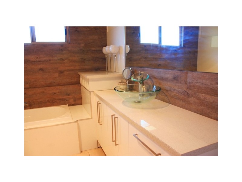 31 South Molle Boulevard, Cannonvale QLD 4802