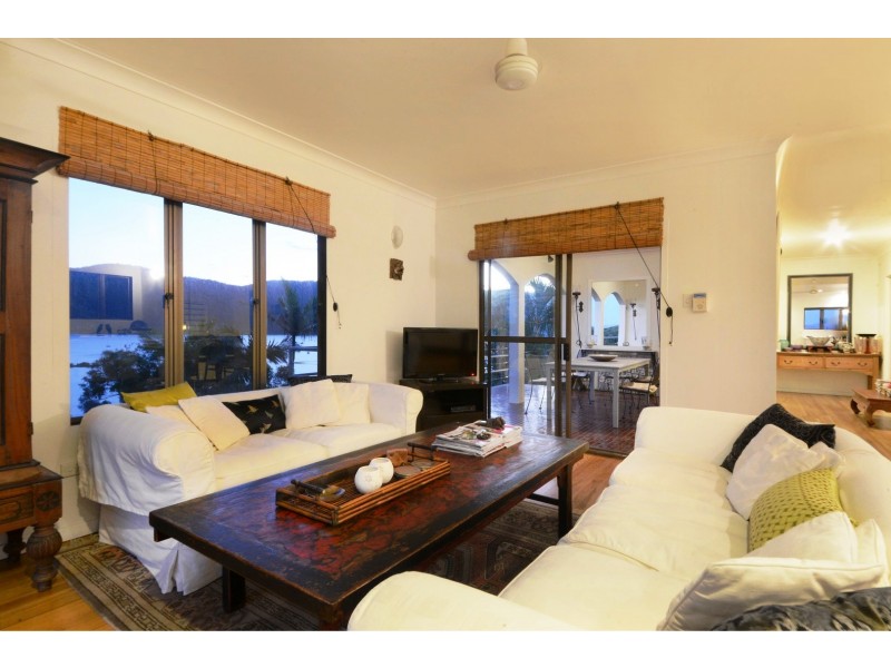 6 Shutehaven Close, Shute Harbour QLD 4802