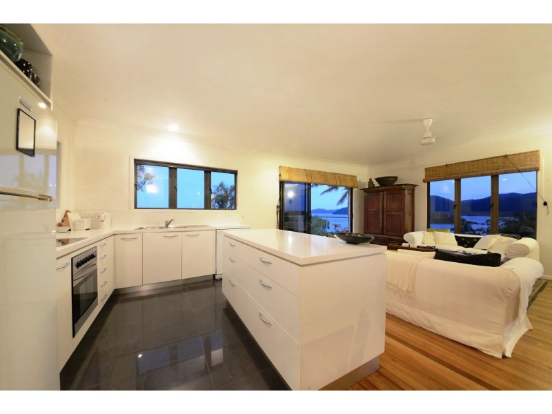 6 Shutehaven Close, Shute Harbour QLD 4802