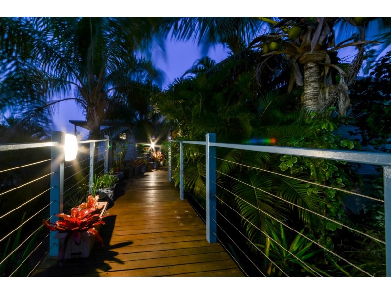 13 Roseric Crescent, Hideaway Bay QLD 4800