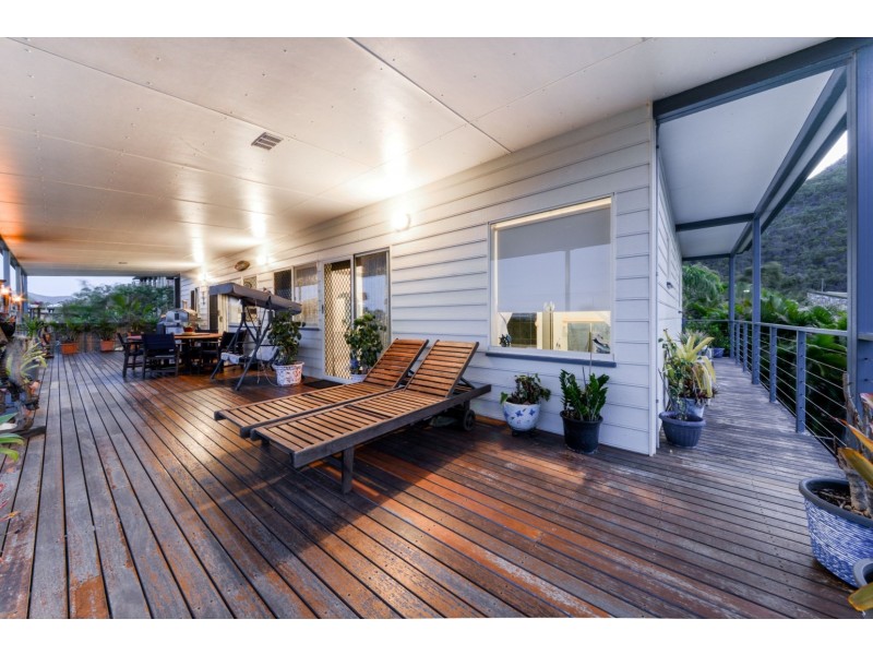 13 Roseric Crescent, Hideaway Bay QLD 4800