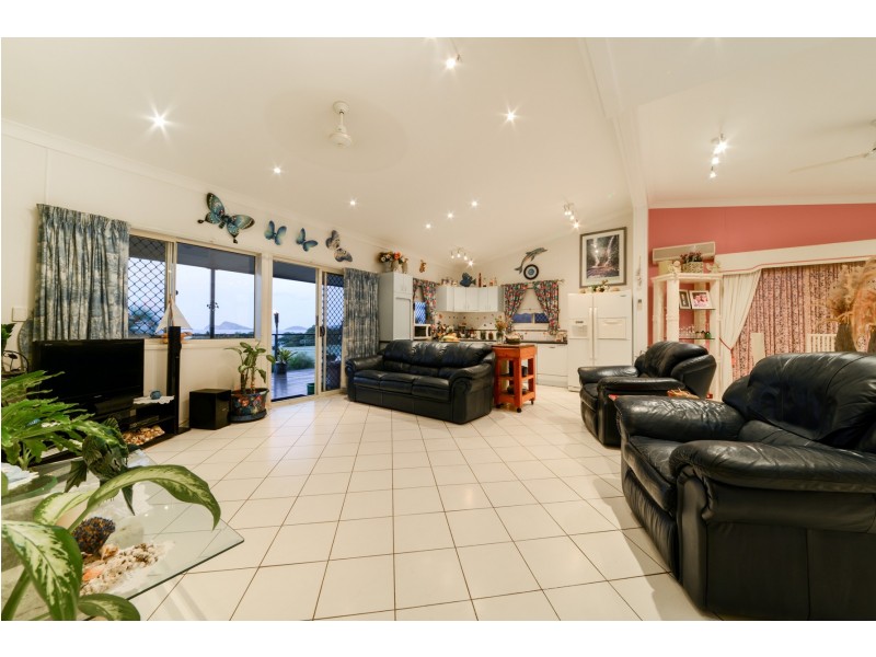13 Roseric Crescent, Hideaway Bay QLD 4800