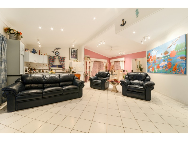 13 Roseric Crescent, Hideaway Bay QLD 4800