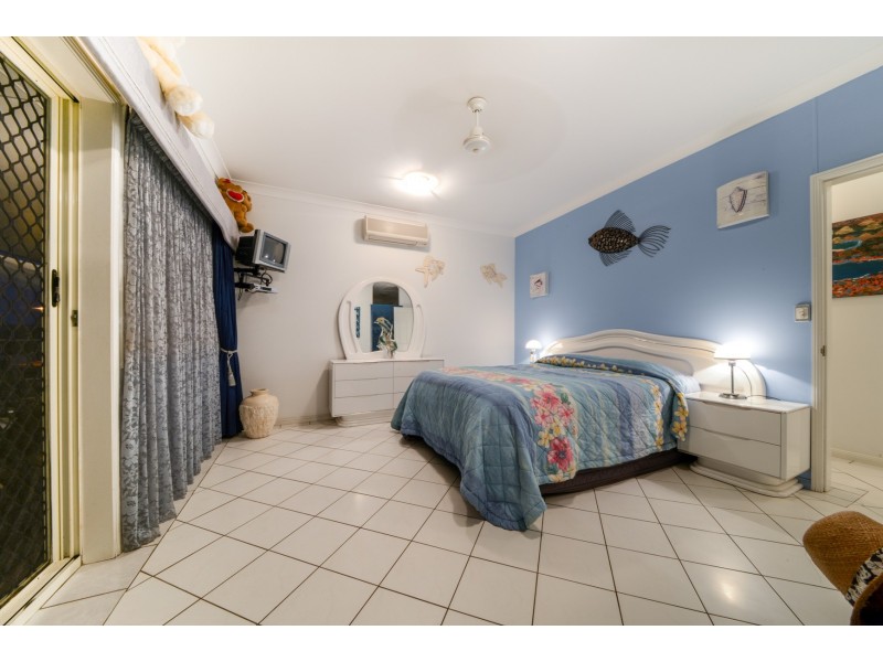 13 Roseric Crescent, Hideaway Bay QLD 4800