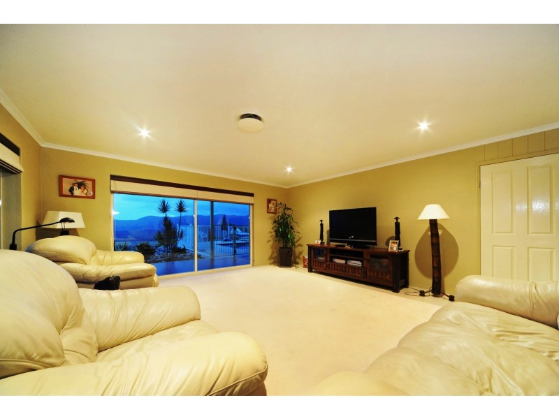 101 Kookaburra Drive, Cannon Valley QLD 4800