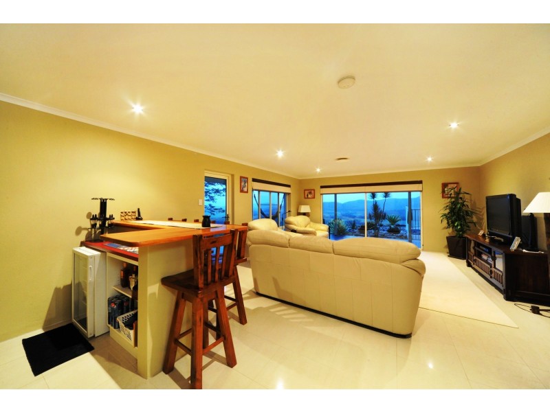 101 Kookaburra Drive, Cannon Valley QLD 4800