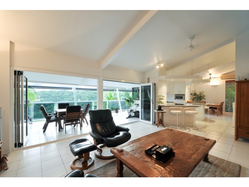 16 Harbour Avenue, Shute Harbour QLD 4802