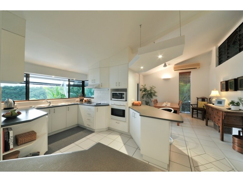 16 Harbour Avenue, Shute Harbour QLD 4802