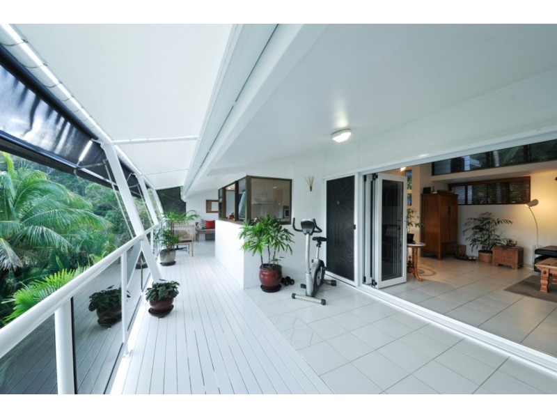 16 Harbour Avenue, Shute Harbour QLD 4802