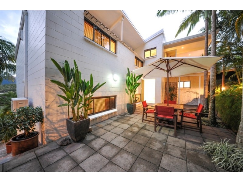 16 Harbour Avenue, Shute Harbour QLD 4802