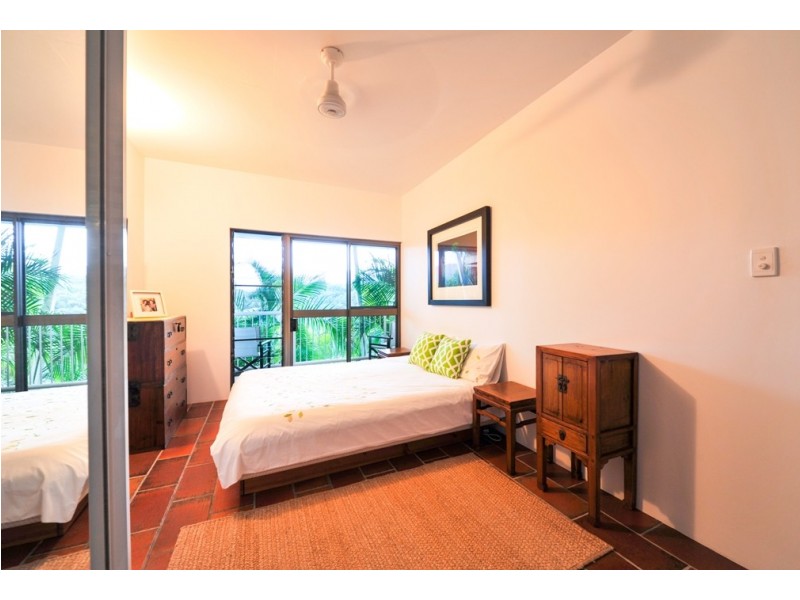 16 Harbour Avenue, Shute Harbour QLD 4802