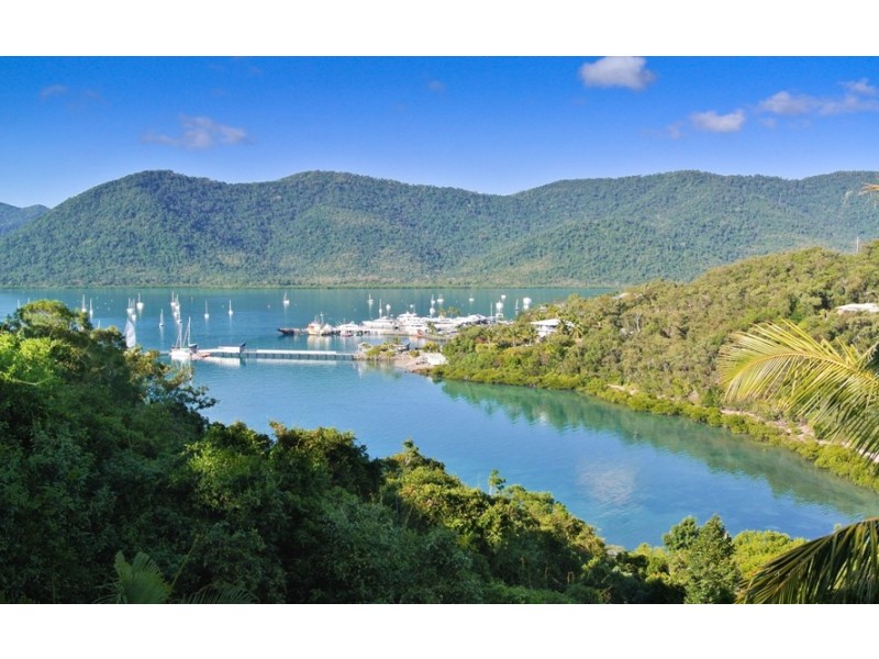 16 Harbour Avenue, Shute Harbour QLD 4802