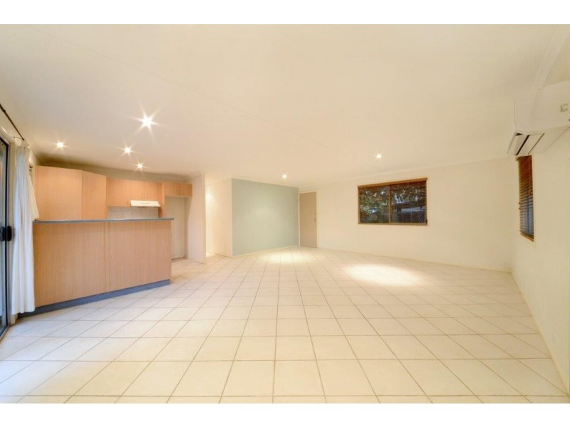 2 Picaninni Close, Cannonvale QLD 4802