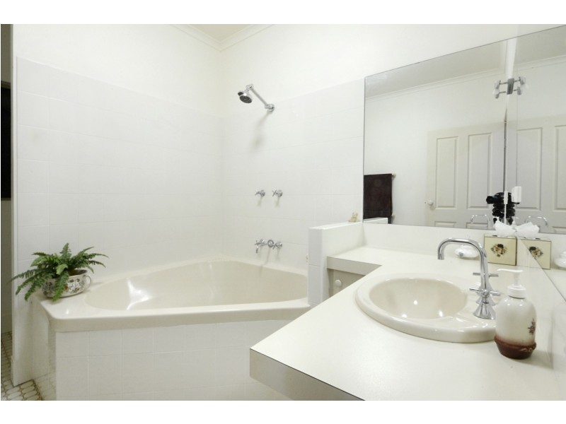 5 Gregory Court, Cannonvale QLD 4802