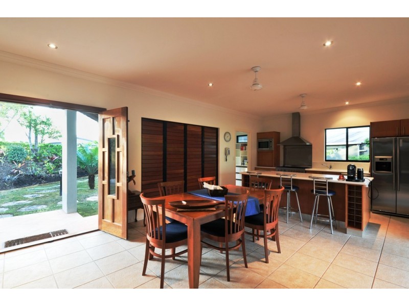 27/14 Hamilton Avenue, Cannonvale QLD 4802