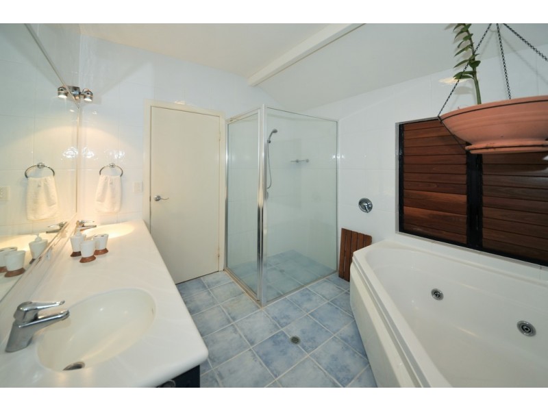 27/14 Hamilton Avenue, Cannonvale QLD 4802