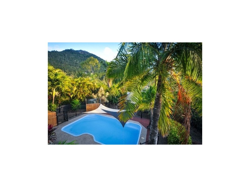 16 Panoramic Court, Cannonvale QLD 4802