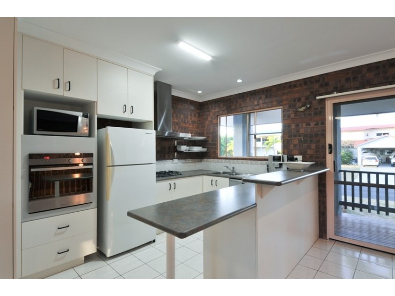 16 Panoramic Court, Cannonvale QLD 4802