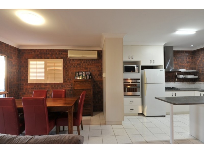 16 Panoramic Court, Cannonvale QLD 4802