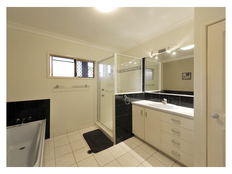 16 Panoramic Court, Cannonvale QLD 4802