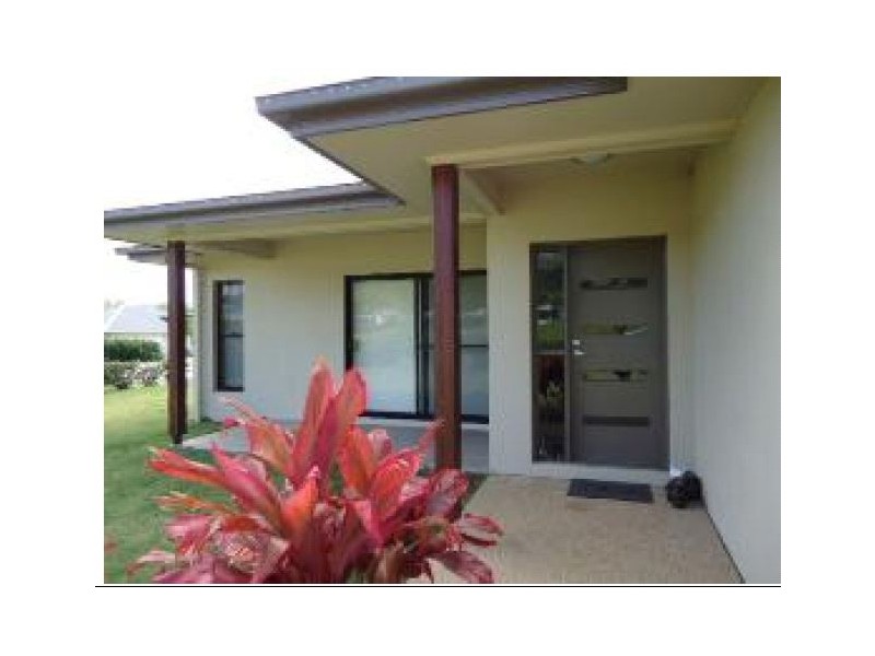 1 Flinders Court, Cannonvale QLD 4802