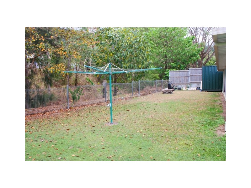 6 Esk Terrace, Cannonvale QLD 4802