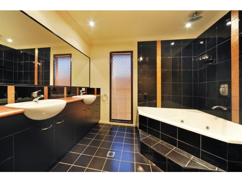 32 Sanctuary Avenue, Jubilee Pocket QLD 4802