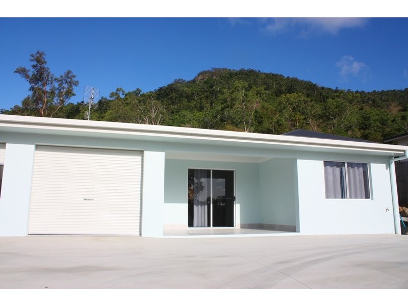 1/9 Amarula Place, Cannonvale QLD 4802