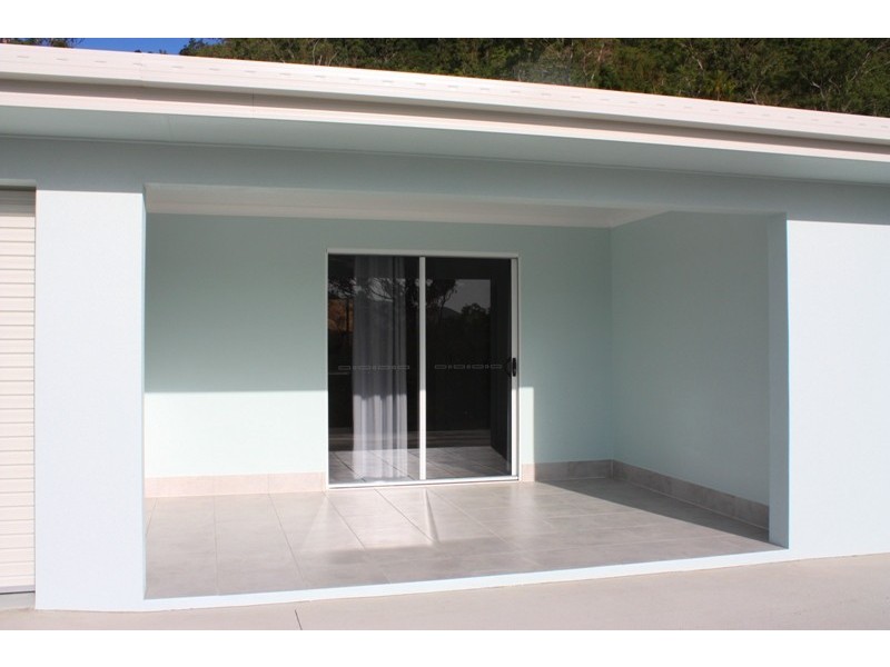 1/9 Amarula Place, Cannonvale QLD 4802