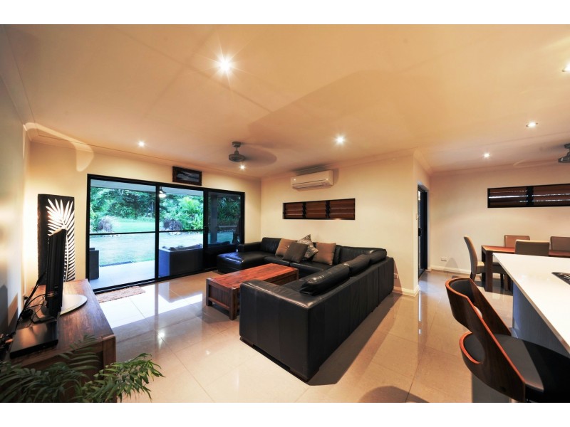 80 Abell Road, Cannonvale QLD 4802