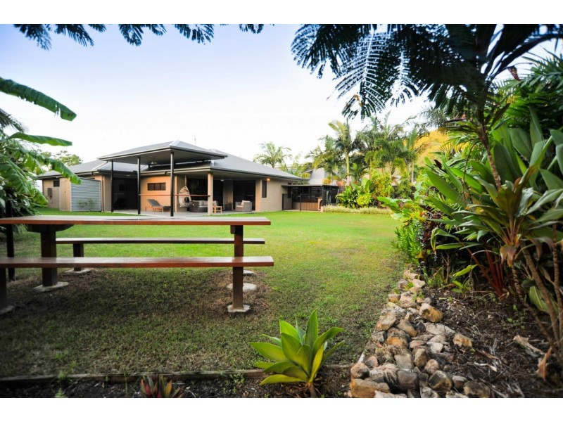 80 Abell Road, Cannonvale QLD 4802