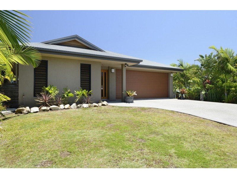 80 Abell Road, Cannonvale QLD 4802
