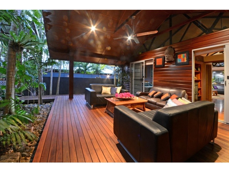 20 Macona Crescent, Cannonvale QLD 4802