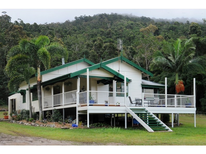 227 Sugarloaf Road, Sugarloaf QLD 4800