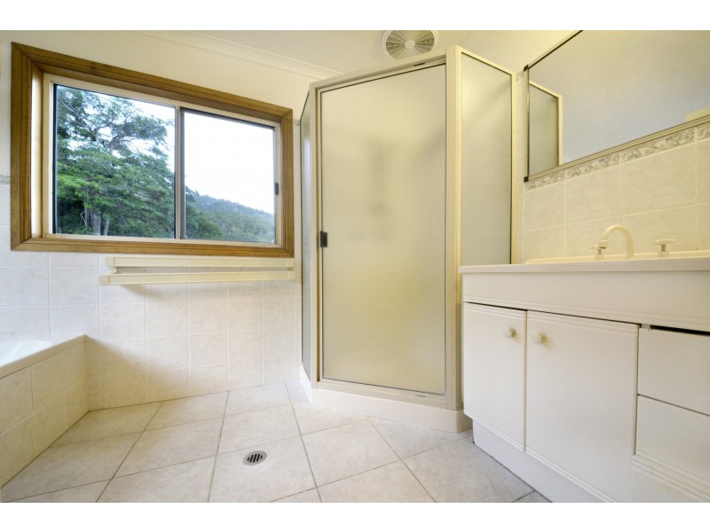 227 Sugarloaf Road, Sugarloaf QLD 4800