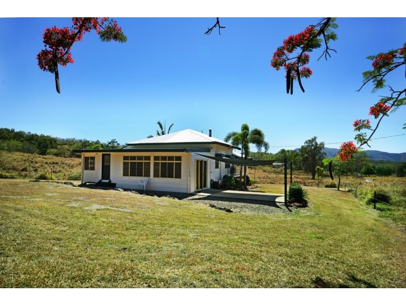 227 Sugarloaf Road, Sugarloaf QLD 4800