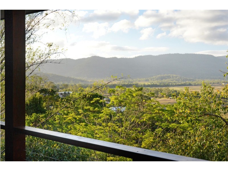 132 Stanley Drive, Cannonvale QLD 4802