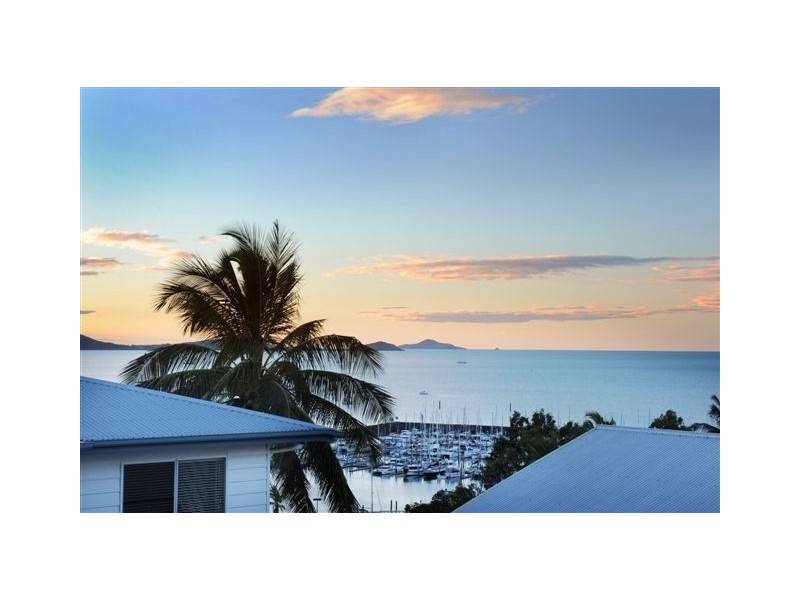 17/2 Lewis St, Airlie Beach QLD 4802