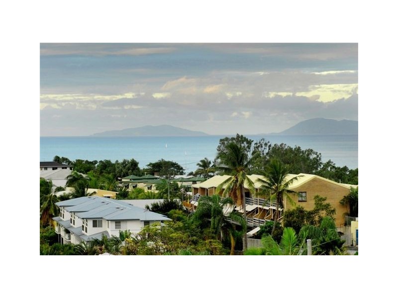 17/2 Lewis St, Airlie Beach QLD 4802