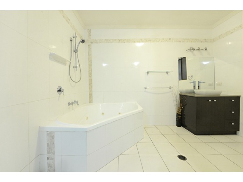 37 Kookaburra Drive, Cannon Valley QLD 4800